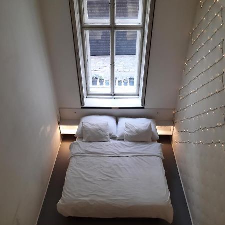 Downtown Prague Minimalistic Room In Flatshare Экстерьер фото