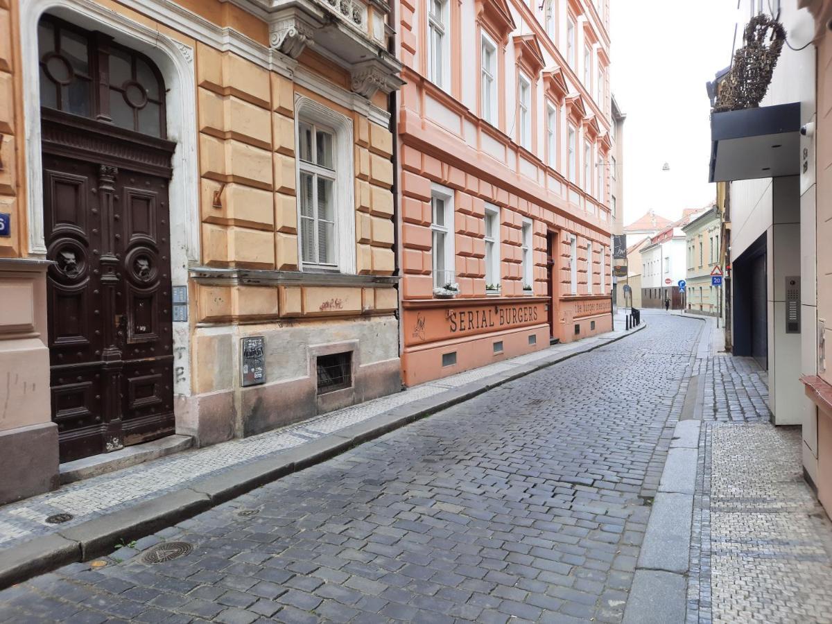 Downtown Prague Minimalistic Room In Flatshare Экстерьер фото