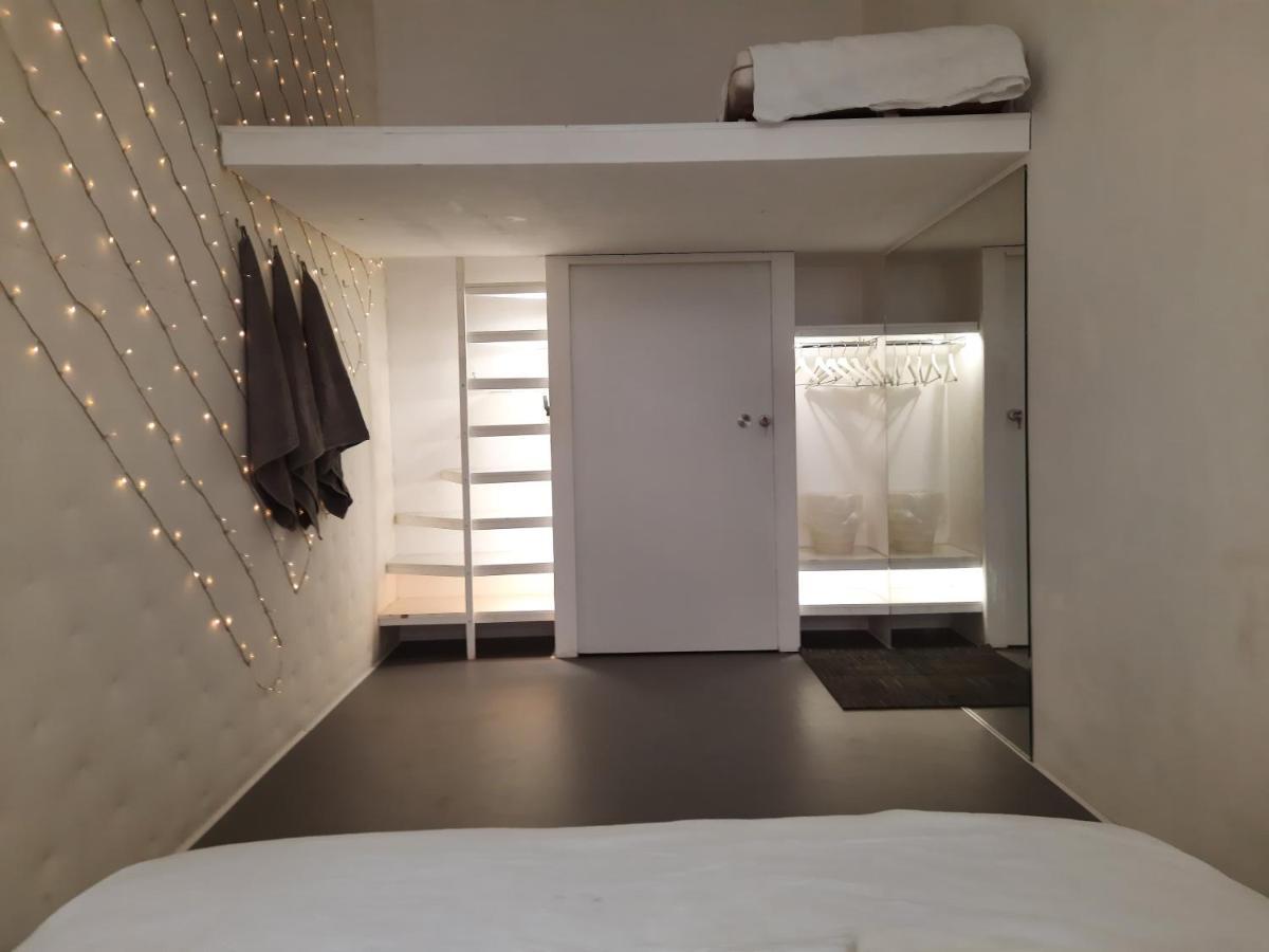 Downtown Prague Minimalistic Room In Flatshare Экстерьер фото