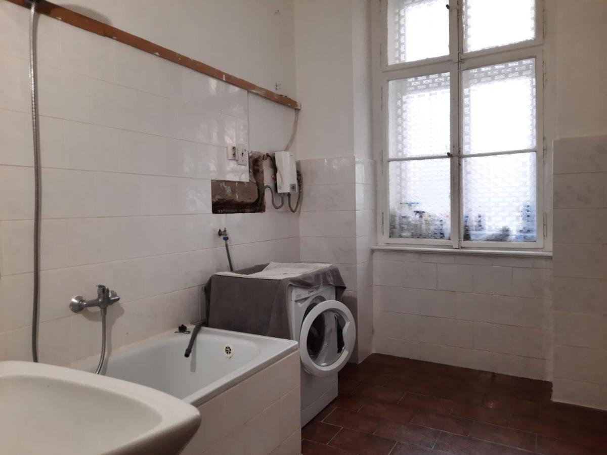 Downtown Prague Minimalistic Room In Flatshare Экстерьер фото