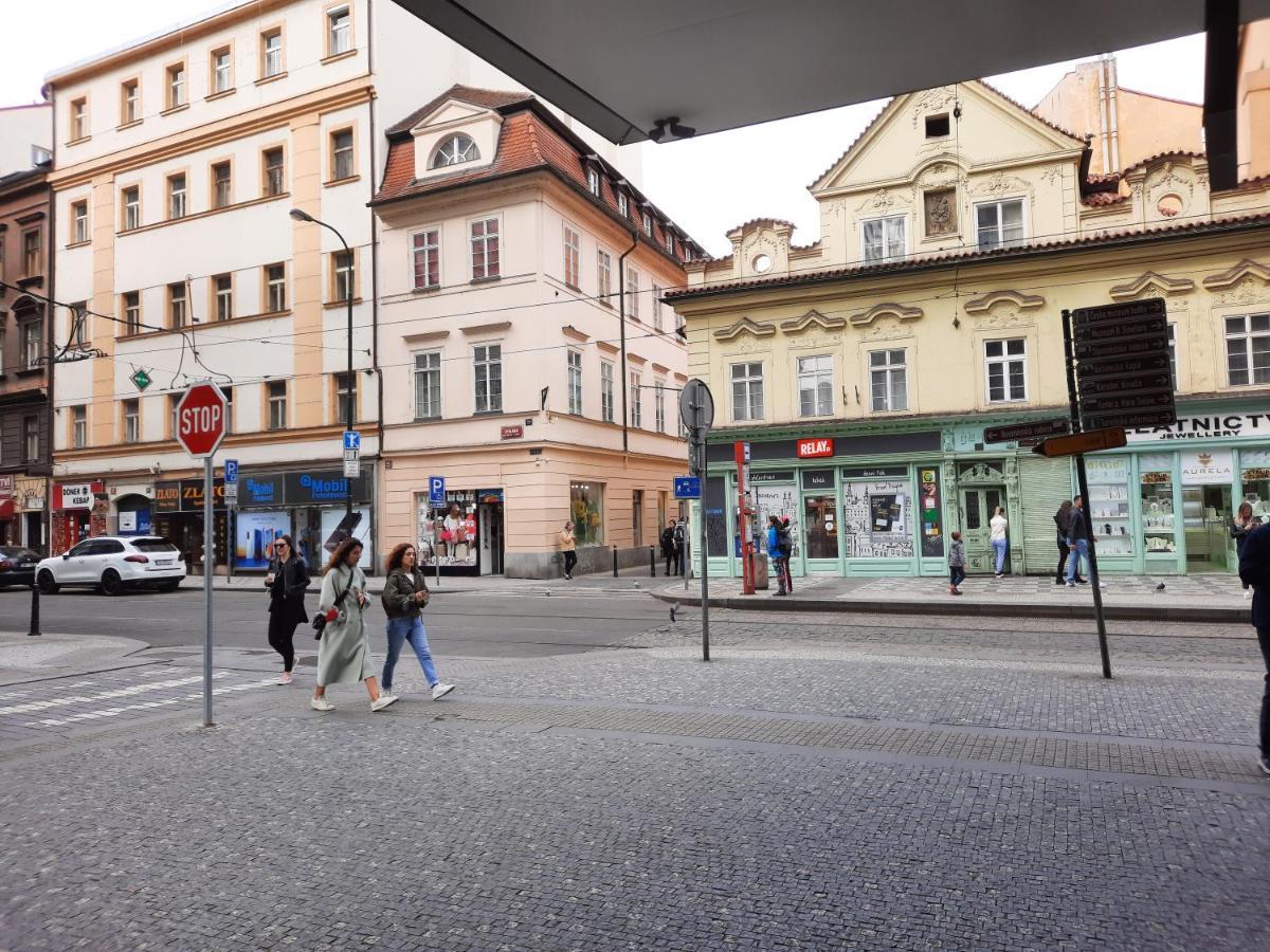 Downtown Prague Minimalistic Room In Flatshare Экстерьер фото